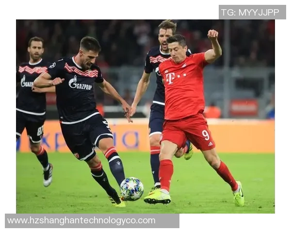 拜仁慕尼黑迎战贝尔格球队全力争胜展现实力与风采