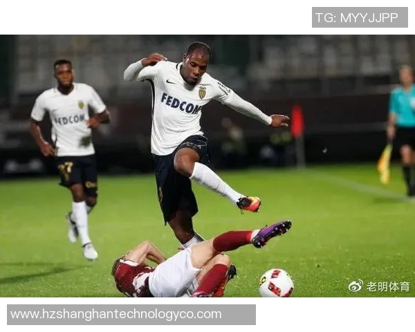 梅斯与尼奥特激战正酣谁能在法乙赛场上笑到最后