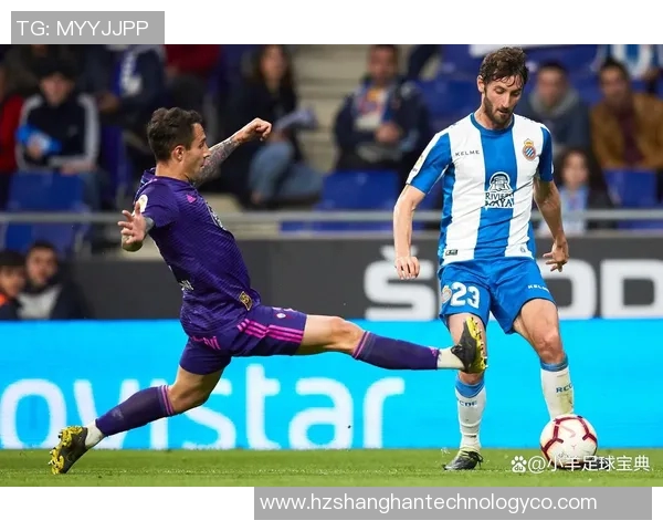 皇家社会与马竞球衣对比分析谁的设计更具魅力与特色