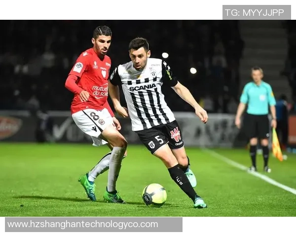 里昂与图卢兹对决前瞻分析及战术解析探讨 里昂与图卢兹对决前瞻分析及战术解析探讨