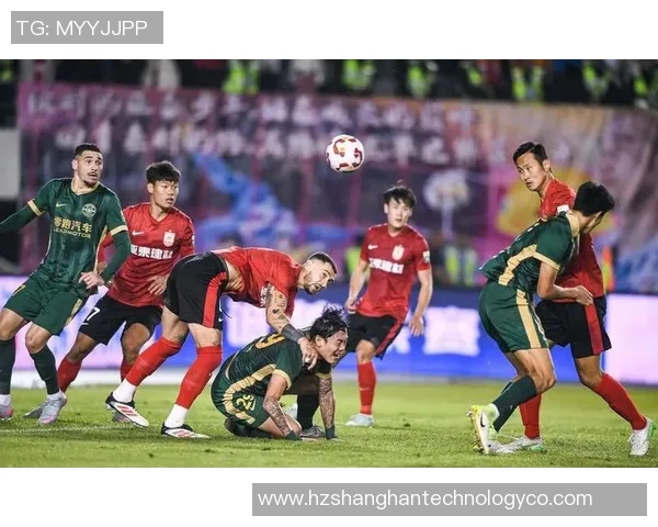 长春队主场迎战广州富力直播盛况全景回顾与精彩瞬间解析 长春队主场迎战广州富力直播盛况全景回顾与精彩瞬间解析