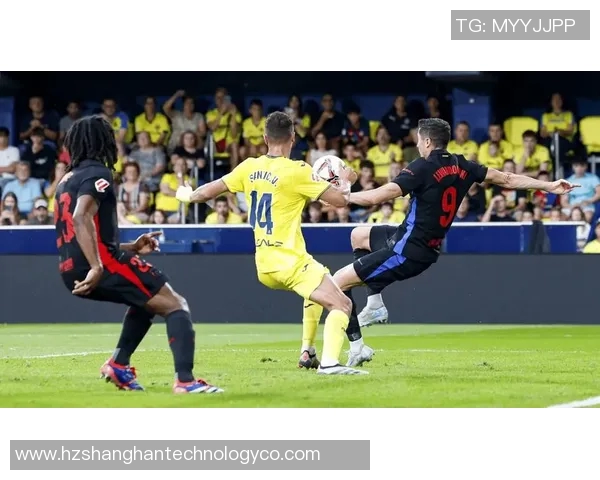 黄潜与巴萨对决前瞻分析谁能在欧战中笑到最后